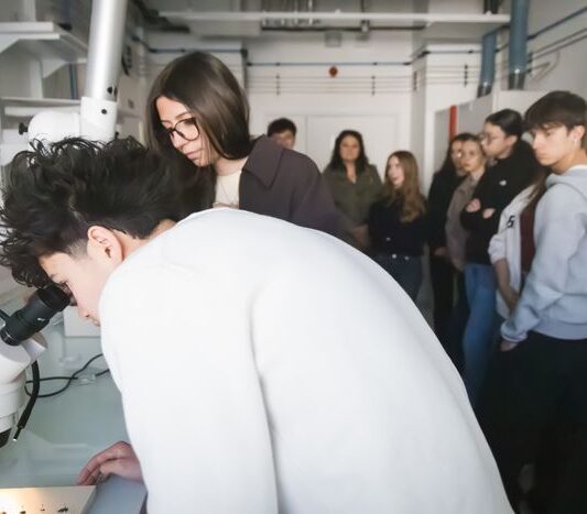 Appel à participation Expérience Campus : des visites animées par des étudiantes et étudiants.